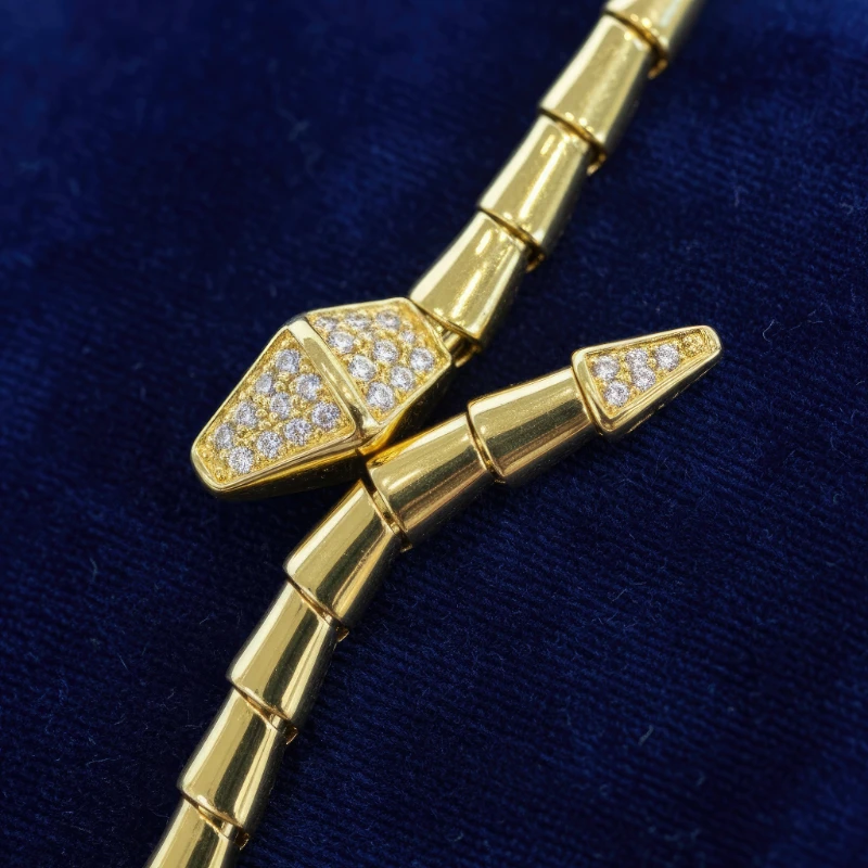 Aurora Serpenti Kolye Seti