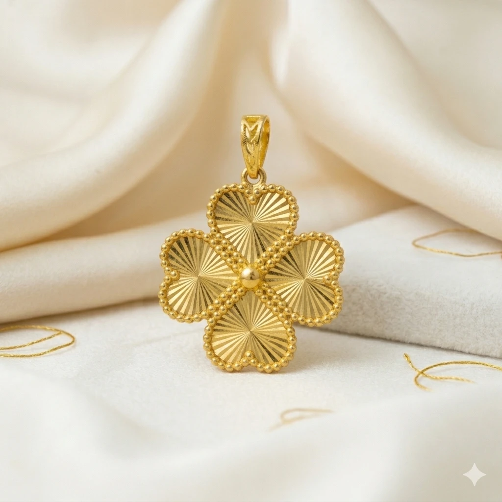 Yonca Altın Kolye Ucu