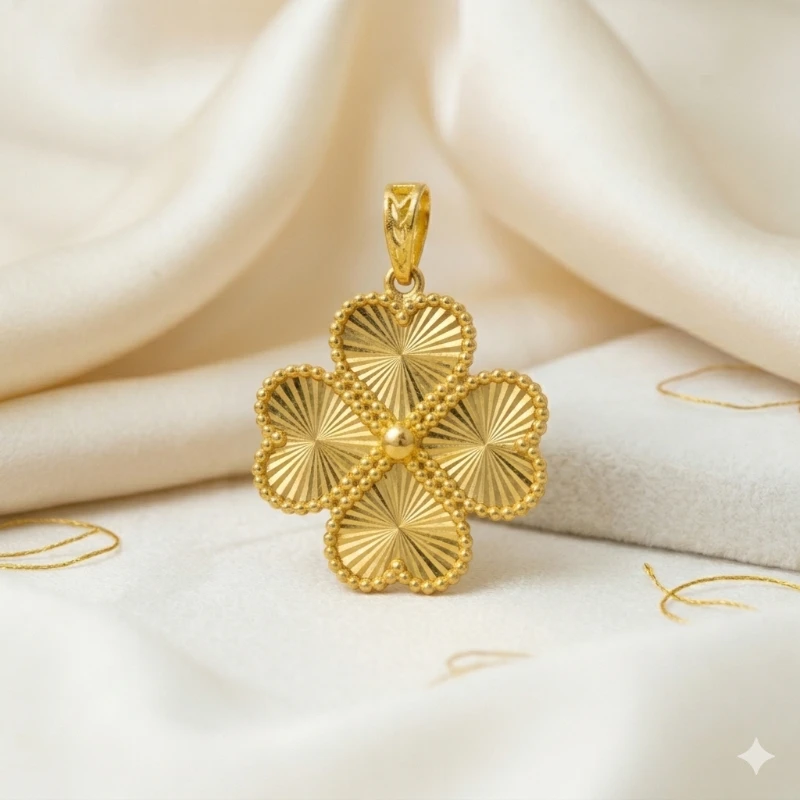 Yonca Altın Kolye Ucu