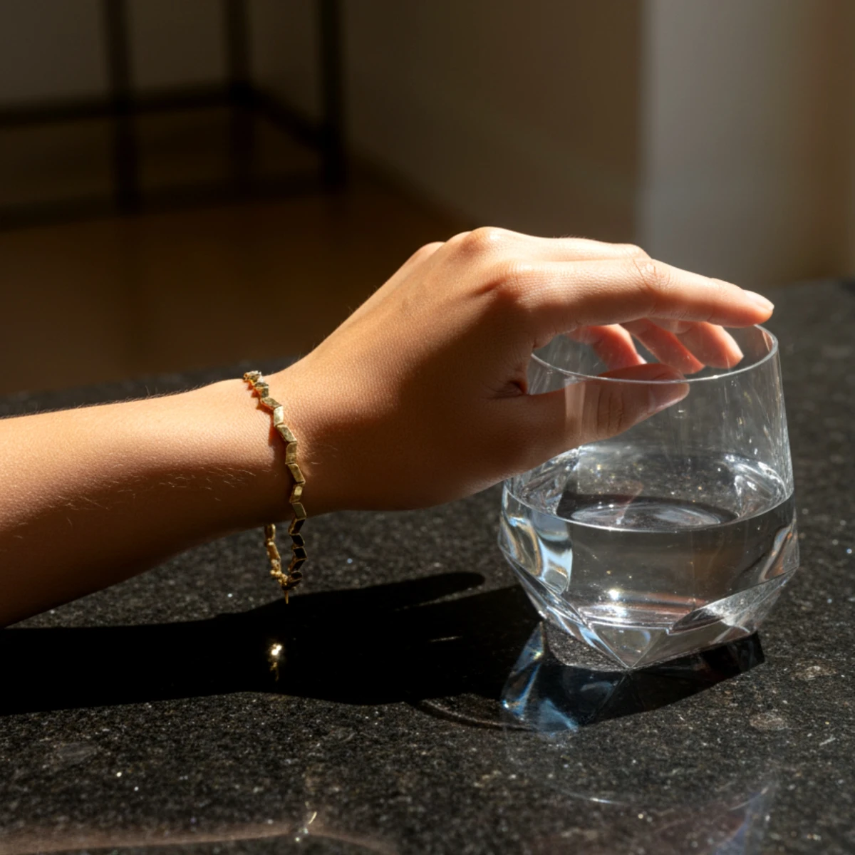 Zigzag Ajda Altın Bileklik