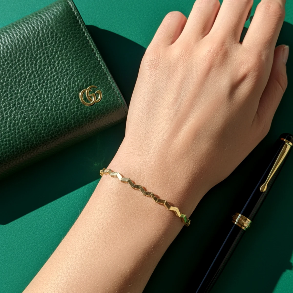 Zigzag Ajda Altın Bileklik