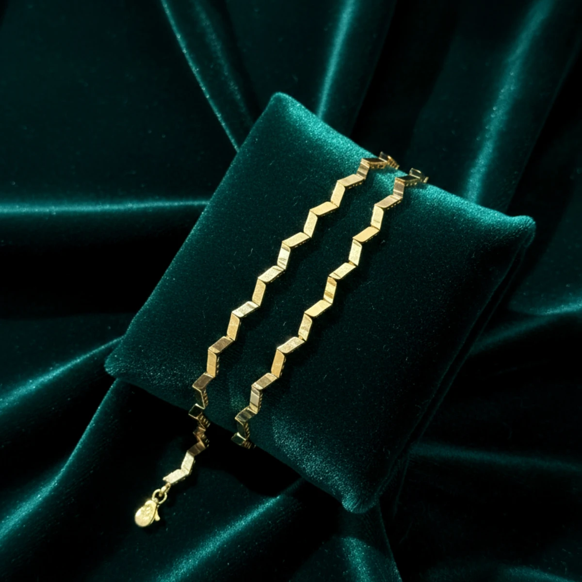 Zigzag Ajda Altın Bileklik