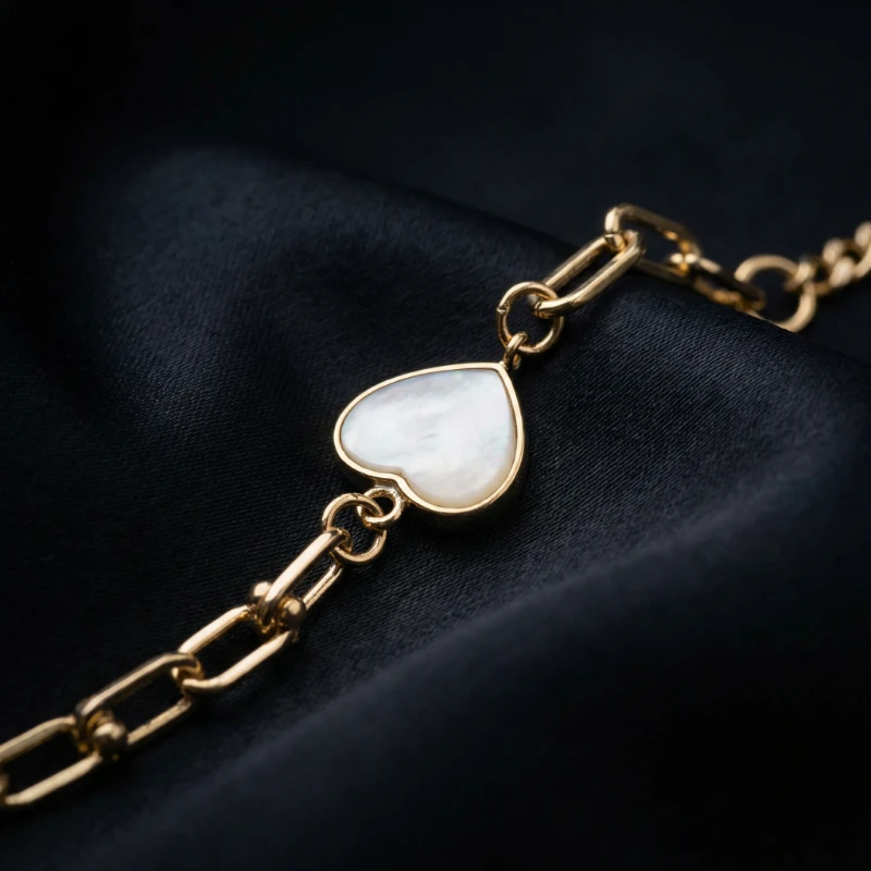 Zarif Kalp Altın Kolye 